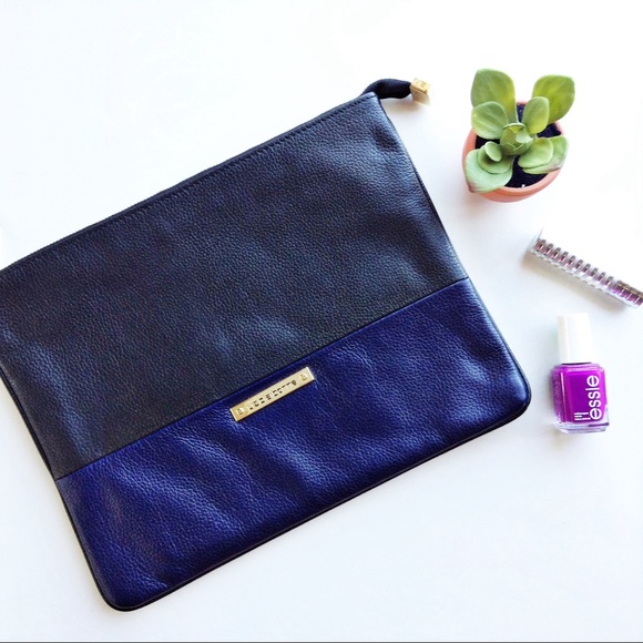 Liz Claiborne Handbags - Liz Claiborne Envelope Clutch (Large)
